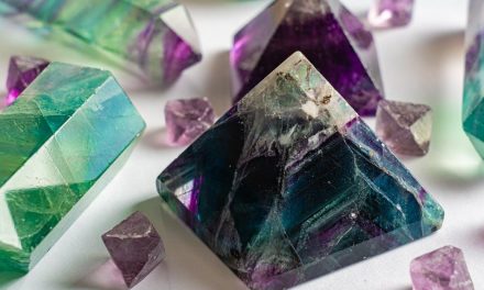 Hvordan man bruger sten og krystaller til healing, lykke og beskyttelse